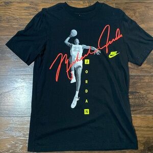 Men’s Air-Jordan Tee size Medium